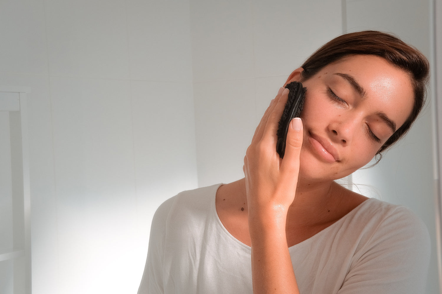 The Beauty of Simplicity in Skincare: Amplify Your Routine with Lonvitalite