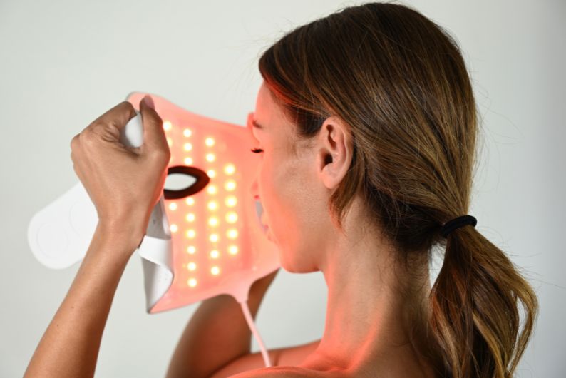 Lonvitalité PROGLOW 7-in-1 LED Face Mask